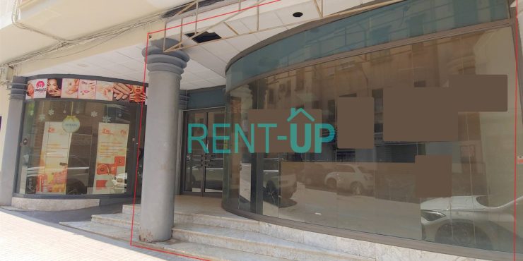 Venta de gran local con fantástico escaparate, muy céntrico en Xàtiva Ref. 3045