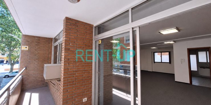 Venta de piso con amplio patio y balcón en pleno centro de Xativa Ref.1476