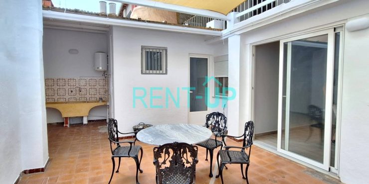Venta de casa reformada con patio y terraza para entrar a vivir en Rotgla Ref.1453